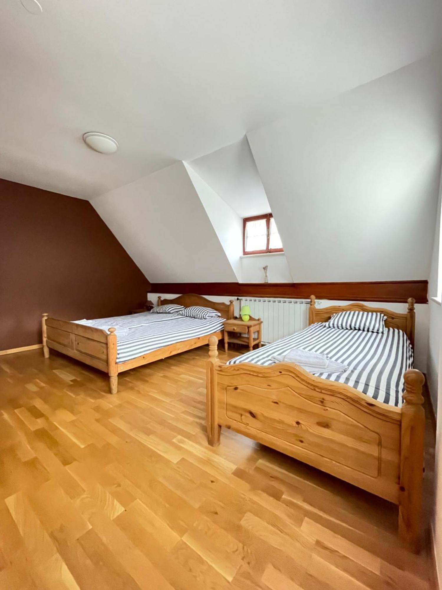 Gostisce Barbara Hotel Idrija Exterior photo