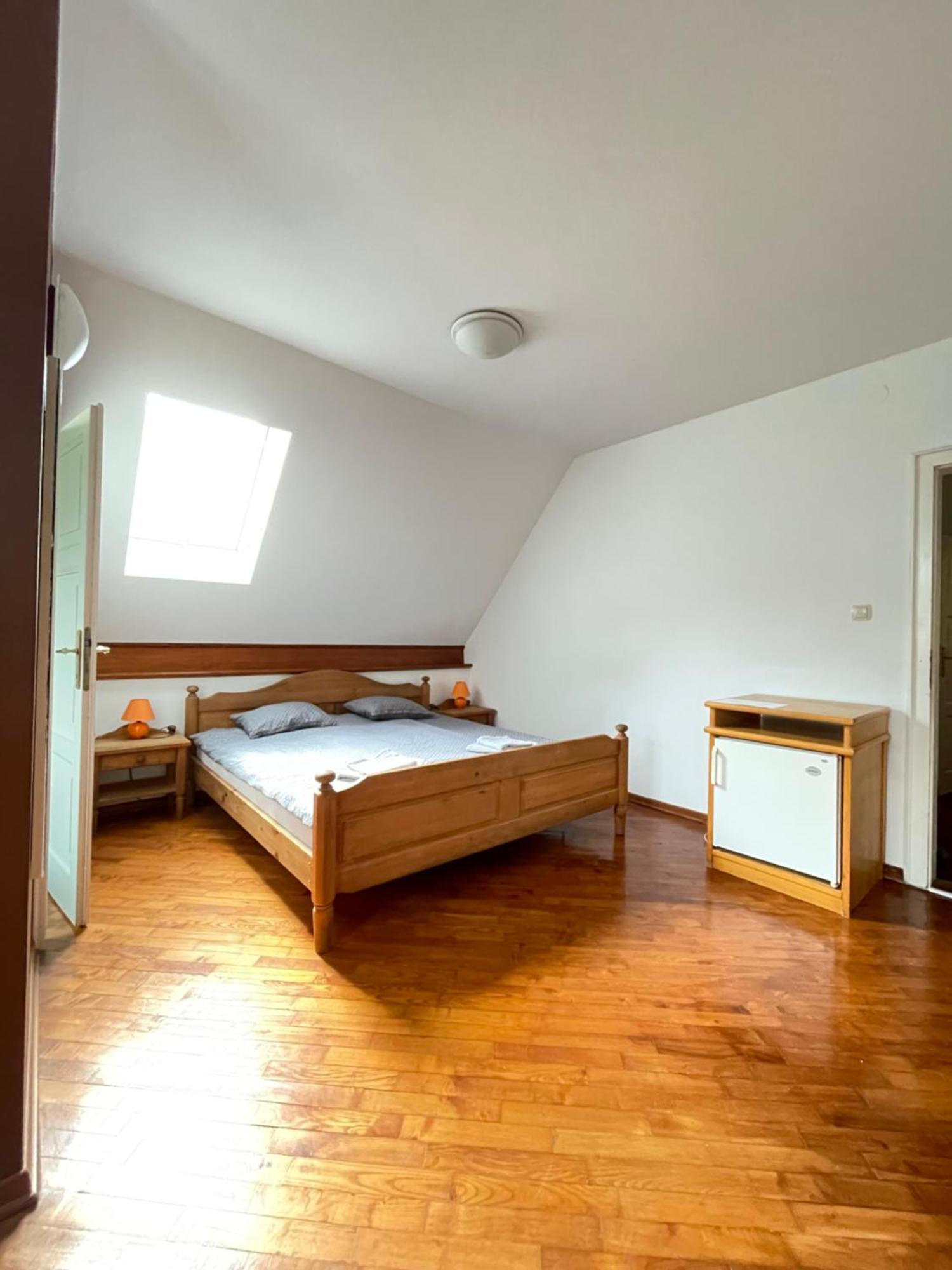 Gostisce Barbara Hotel Idrija Exterior photo