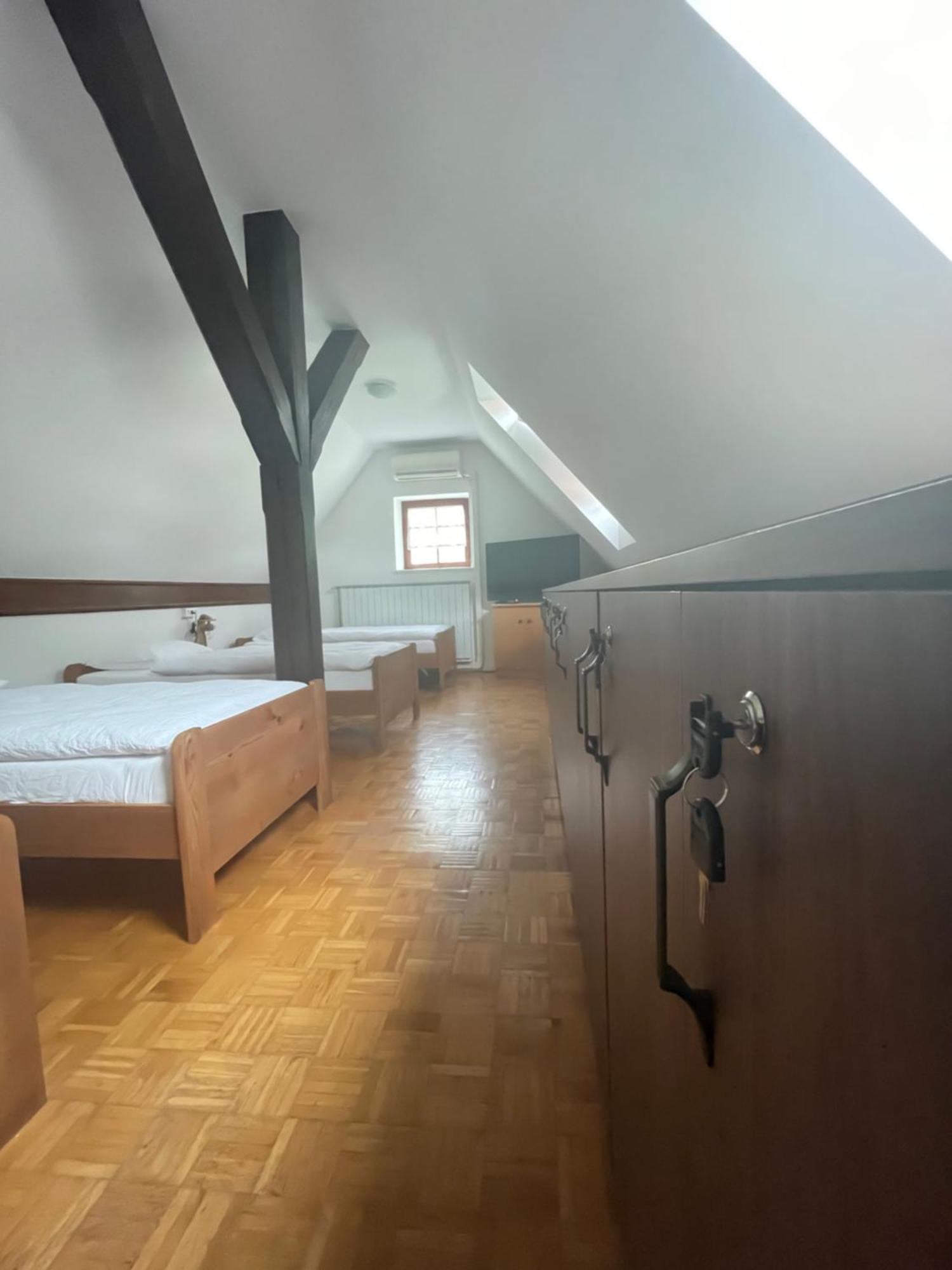 Gostisce Barbara Hotel Idrija Exterior photo